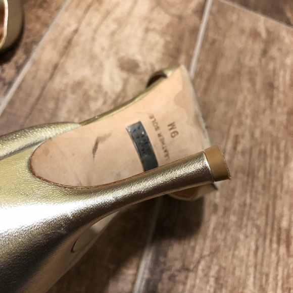 BADGLEY MISCHKA Gold and Rhinestone Pumps Heels 9 - Picture 10 of 10